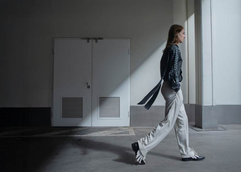 AFA Showroom 2025 Person gehend